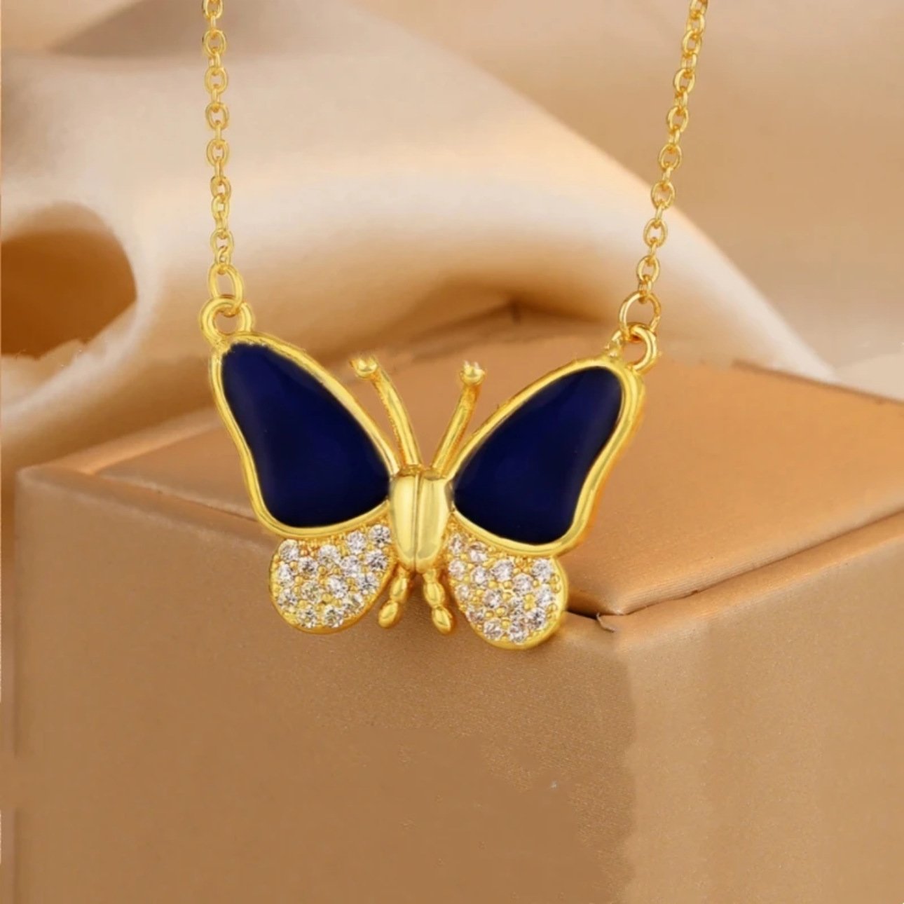 Hot Saleš„Magnetic Gradient Gemstone Butterfly Necklace