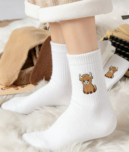 ⏳LAST DAY SALE 50% OFF!🔥Women's Cute Warm Highland Cow Embroidered Plush Socks