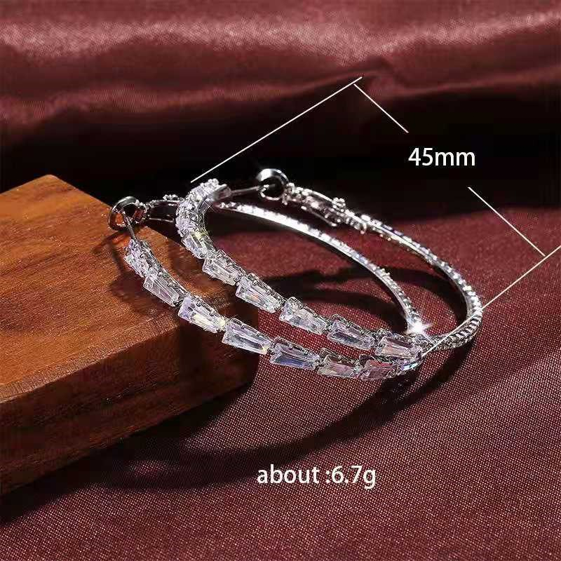 💎 50% OFF NOW! ✨ Women's Sparkling CZ Hoop Earrings – Micro-Paved, Lightweight Copper & Bold Design – Elegant, Versatile & Perfect Gift 💫