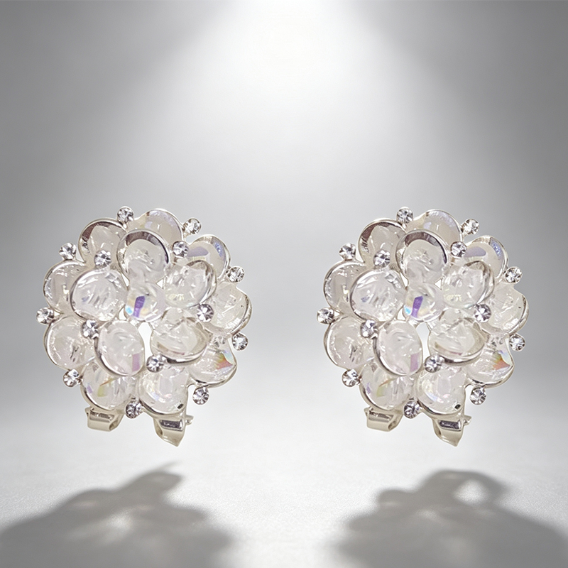 ⏳ Limited time 50% off! 💥💎Elegant Sparkling Floral Stud Earrings☁️