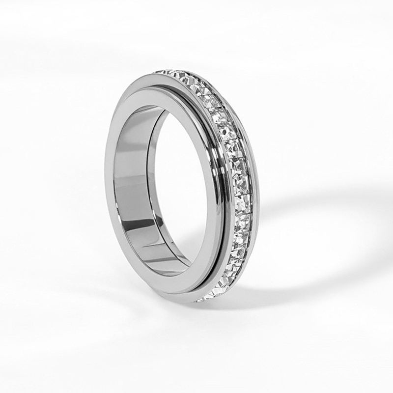 📢📢50% OFF !! ⏰Titanium Steel Rotatable Spinner Ring with Zirconia